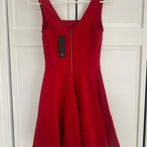 3 dresses, 2 NWT, 1 no tags but never worn - Picture 5 of 9
